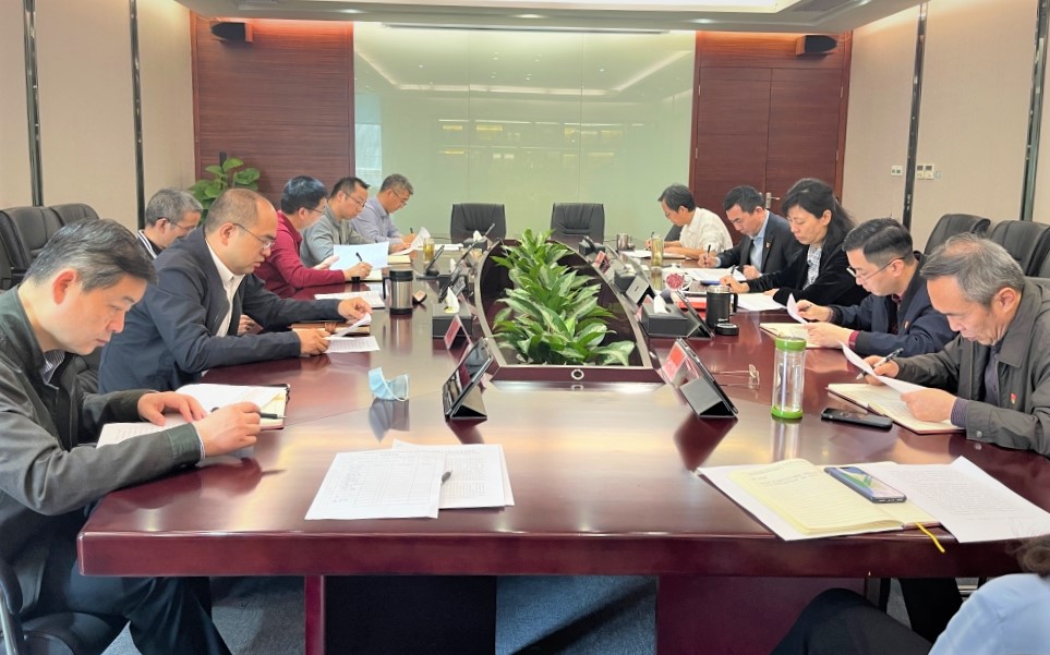 太阳集团官网集团开展《决议》专题学习活动